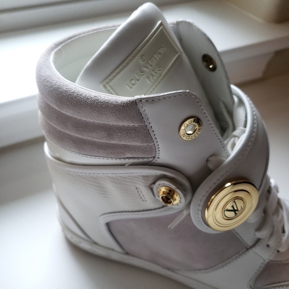 🌸❤️💐💕 Authentic Louis Vuitton Wedges 💕💐❤️🌸 - Picture 5 of 8